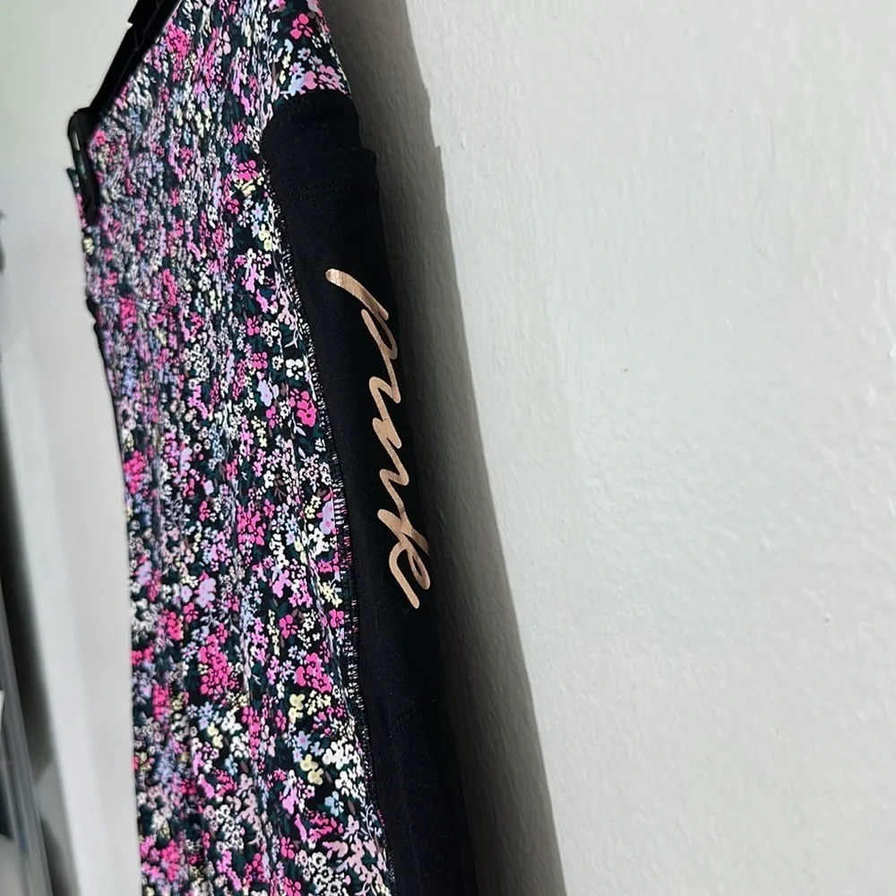PINK Victoria's Secret Pink and Black Geometric Leggings